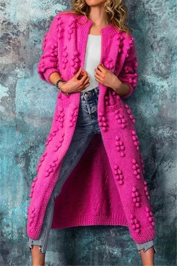 Charlotte | Lang Cardigan Dame Strik med Pom Pom Detaljer