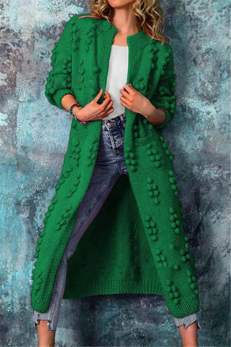 Charlotte | Lang Cardigan Dame Strik med Pom Pom Detaljer