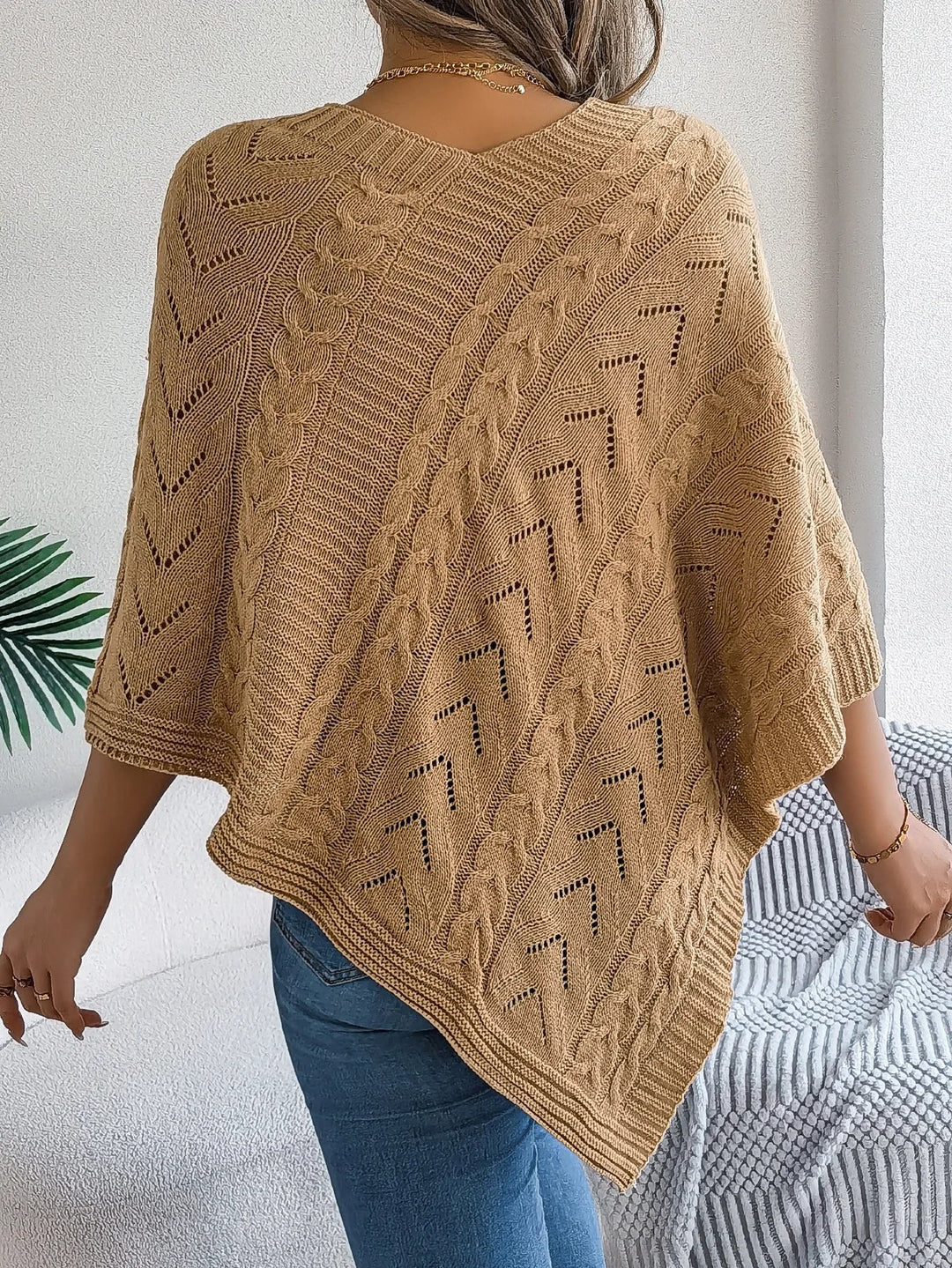 Josefine | Strikket Poncho Dame Kabelstrik Asymmetrisk