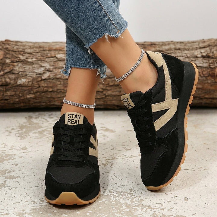Line | Sneakers Dame Retro Snørebånd Chunky Sål