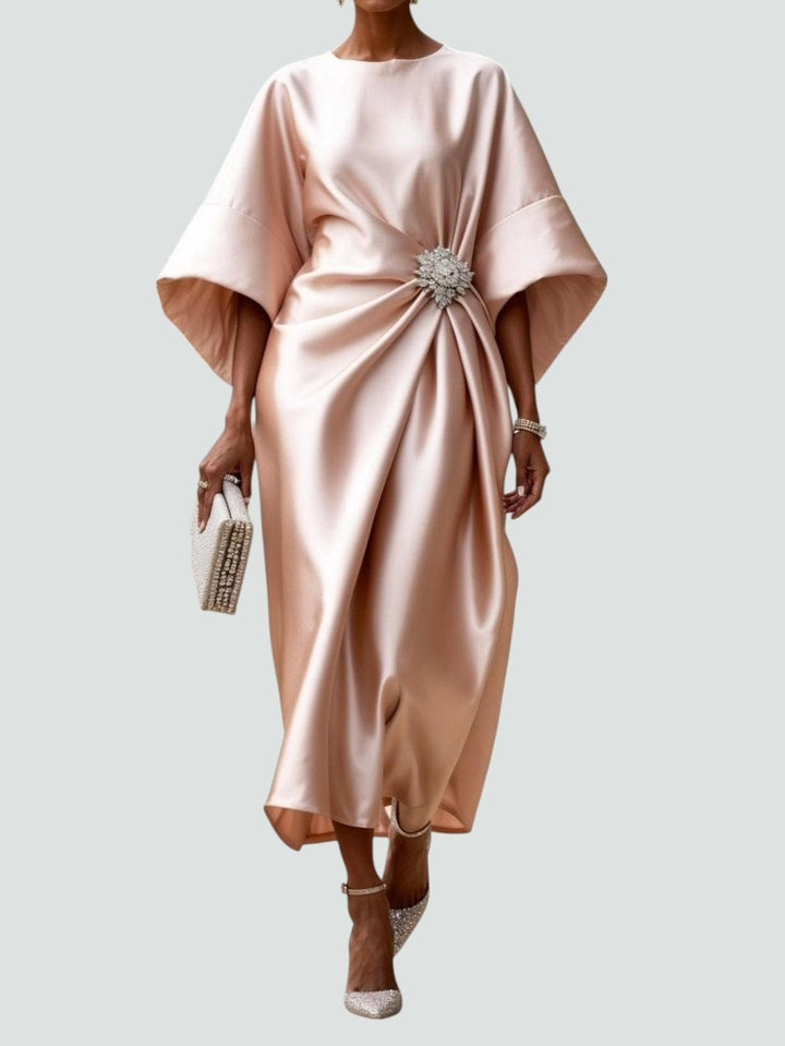 Mathilde | Festkjoler til Damer Satin Midi Dame Broche Detalje