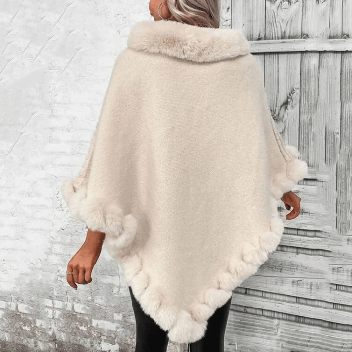 Vilma | Poncho Dame med Kunstpels Krave og Kant